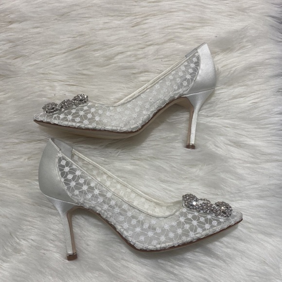 Manolo Blahnik Hangisilace Cream Lace Jewel Buckle pumps size 35EU - Picture 5 of 15